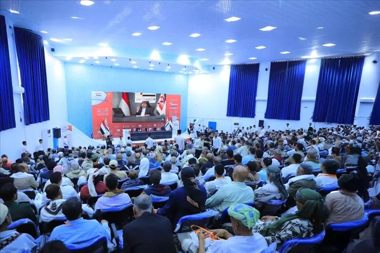الأول من نوعه منذ اندلاع الحرب.. لقاء تشاوري موسع لمجالس المقاومة الشعبية بالمحافظات اليمنية