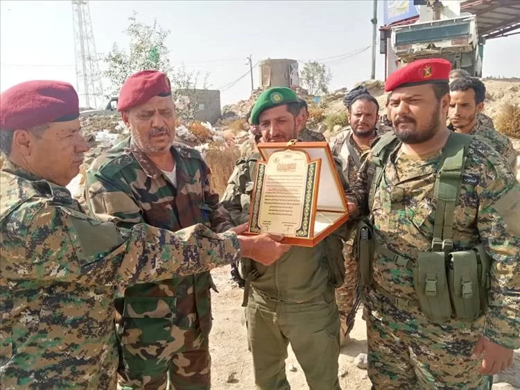 ركن التوجيه المعنوي بقوات حزام يافع ينفذ زيارة ميدانية إلى عدد من القطاعات والنقاط الأمنية