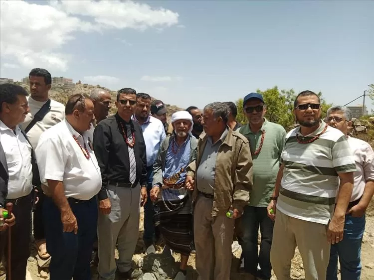 لبعوس يافع تستقبل وفد من مؤسسة تواصل للاطلاع على انشاء مركز صحي بمنطقة بين المحاور