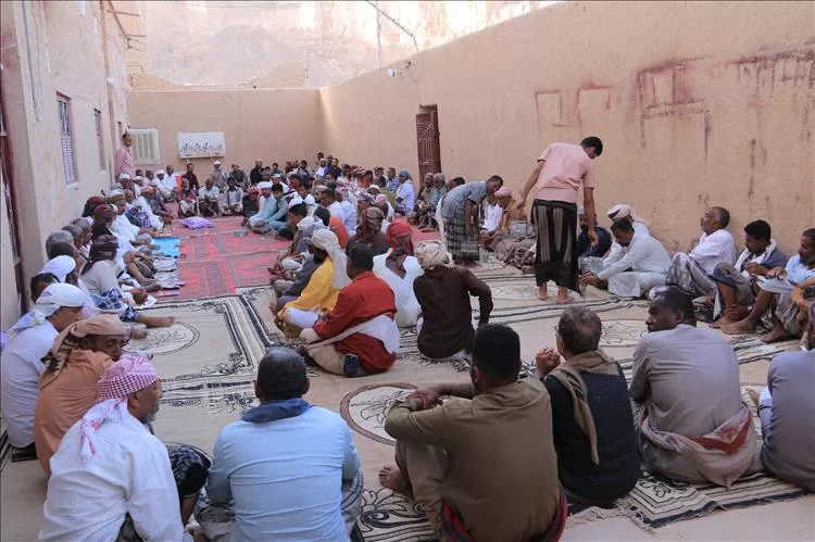 تنصيب الشيخ علي بن ربيّع بن خميس بن كرامة بن عباد الكندي شيخًا لقبيلة آل بن عباد الكِندي بوادي وساحل حضرموت