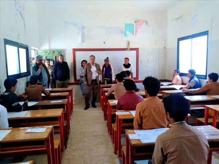 مدير التربية بمديرية المفلحي يطلع على سير  امتحانات الثانوية العامة بمركزي الدهارش وشيهج