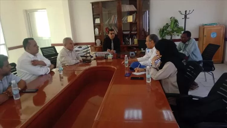 أخبار المحافظات - مدير عام صحة لحج يناقش الاستعدادات النهائية مع منظمة الإغاثة الإسلامية ل