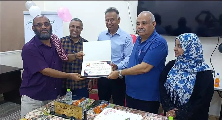 اليمن اليوم اخبار عدن البيشي والجاوي والخامري يكرمون الموظفين