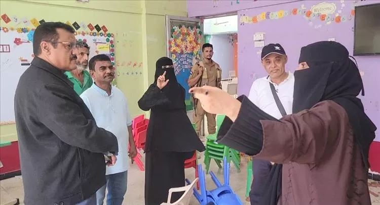 مدير عام المنصورة يتفقد أعمال الترميمات في روضة الشهيد محمد باصهيب