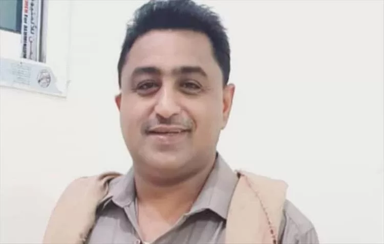 الكابتن عبدالله باسردة يقدم نصف مليون ريال لترميم وتأهيل ملعب ثانوية عزان بميفعة شبوة