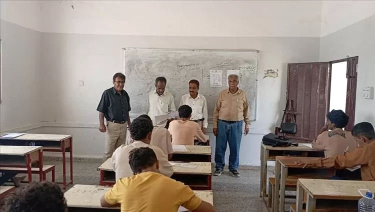 تربية خنفر تواصل نزولاتها الميدانية لتفقد سير الامتحانات في المراكز الامتحانية بالمديرية