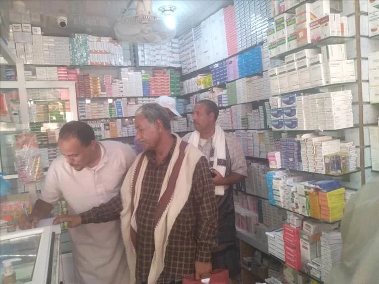 مكتب أشغال خنفر يواصل حملته الميدانية للرقابة والتفتيش على الصيدليات والعيادات الخاصة بالمديرية