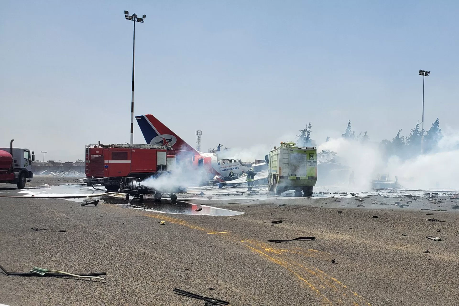 تداعيات تدمير إسرائيل لمطار صنعاء وآخر طائرات اليمن