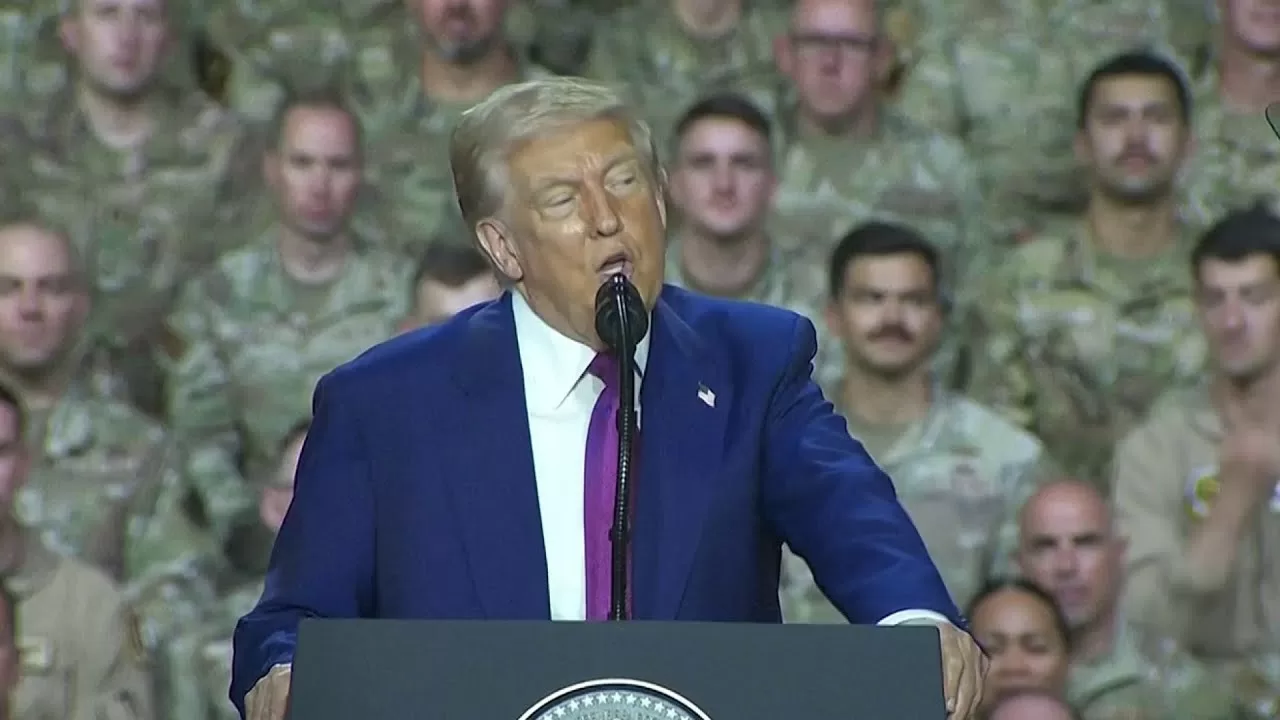 ترمب يعلن زيادة رواتب ضباط وأفراد القوات المسلحة