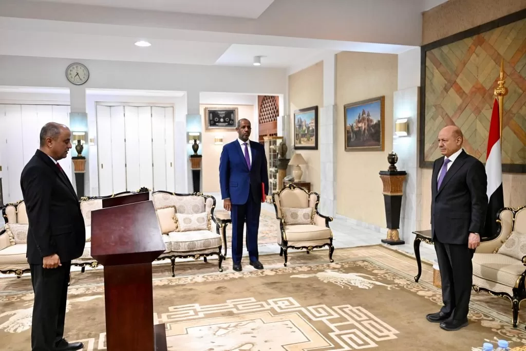 عدن تواجه عواصف اقتصادية بن بريك يسعى لإنقاذٍ في الرياض