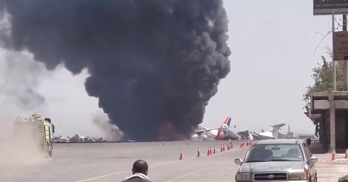 كيف علّق يمنيون على تدمير الطائرة الوحيدة في صنعاء؟