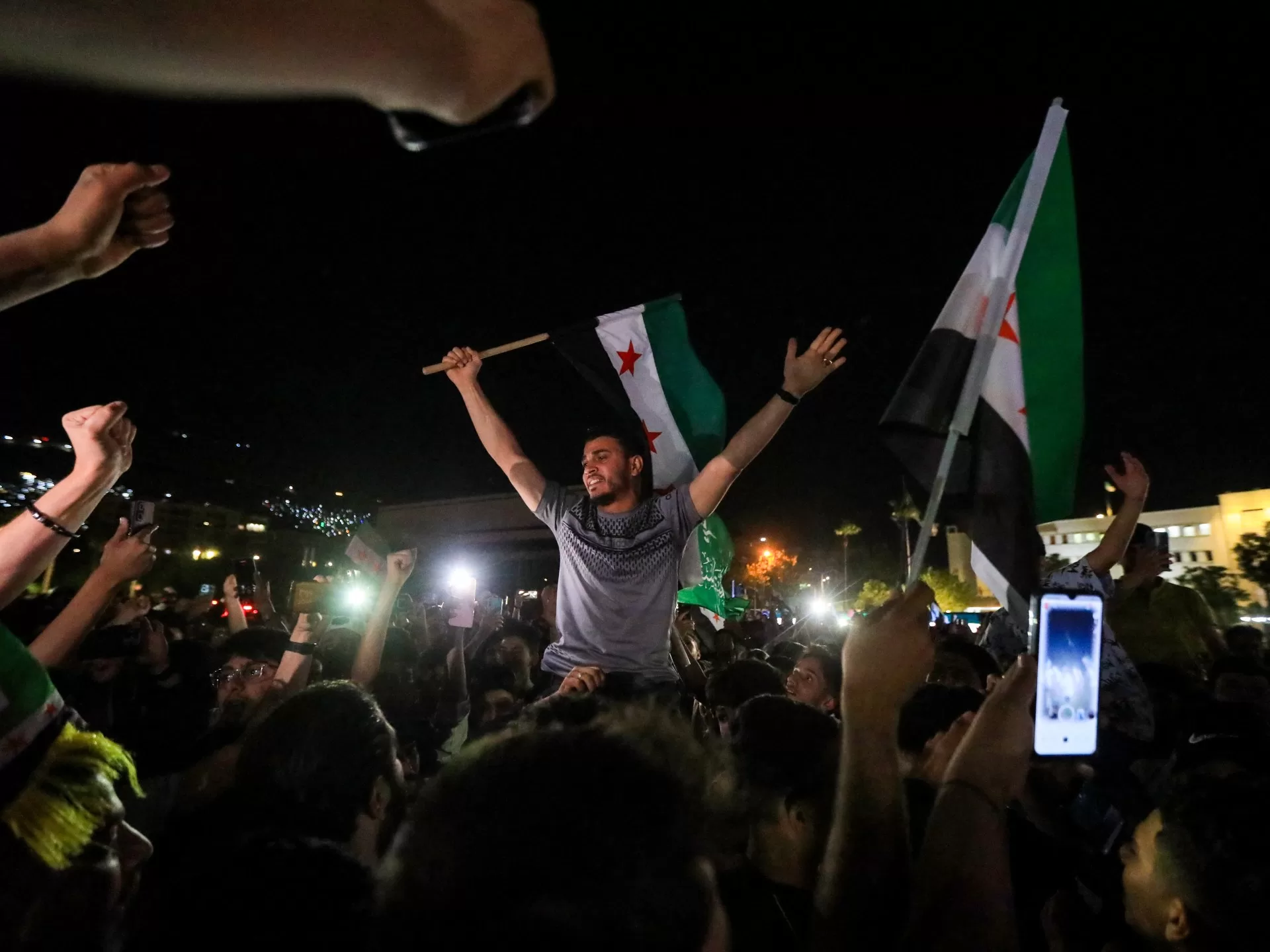 كيف كان تأثير الحرب والعقوبات على اقتصاد سوريا؟ 7 نقاط تشرح ذلك