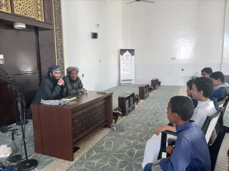 مدير أوقاف عتق ومدير التحفيظ بالمحافظة يتفقدان مسجد الشافعي ومسجد خيران بعتق