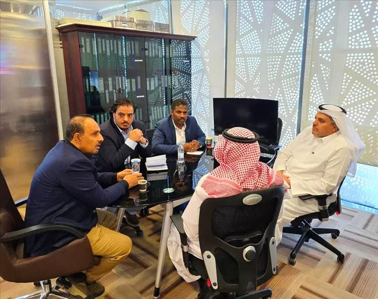 وزير الكهرباء ومحافظ حضرموت يناقشان مع البرنامج السعودي مشاريع استراتيجية للكهرباء والتعليم العالي