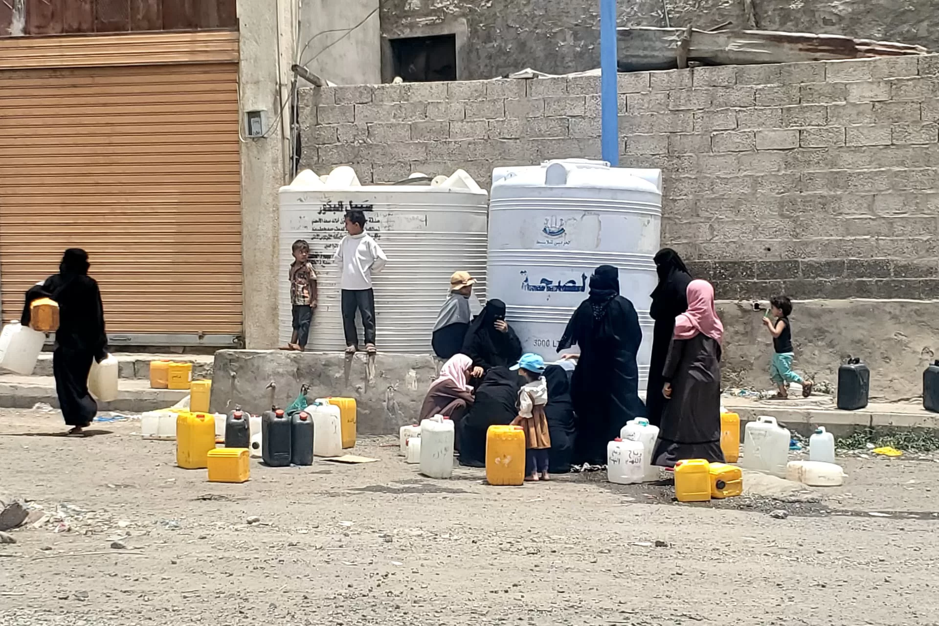 نقص المياه يضرب تعز اليمنية ويؤدي إلى انتشار الأوبئة والأمراض