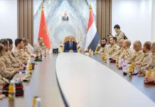 الإرياني يزور قيادة المنطقة العسكرية الخامسة بميدي ويشيد بجاهزية الأبطال