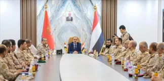 الإرياني يزور قيادة المنطقة العسكرية الخامسة بميدي ويشيد بجاهزية الأبطال