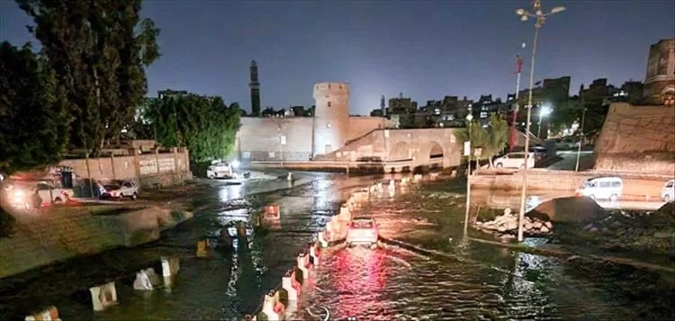 انتشال جثتي طفلتين جرفتهما السيول في بني مطر بصنعاء