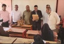 مدير عام المنصورة يؤكد أهمية الامتحانات لترسيخ المعلومات لطلبة المدارس