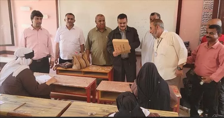 مدير عام المنصورة يؤكد أهمية الامتحانات لترسيخ المعلومات لطلبة المدارس