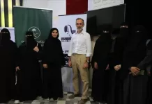 منسق الشؤون الإنسانية في اليمن يزور مؤسسة فتيات مأرب ويطّلع على تدخلاتها
