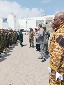 أخبار عدن – مدير أمن عدن يلتقي بالدفعة التدريبية ويؤكد على أهمية الاستفادة من العلوم الشرطوية والقانونية