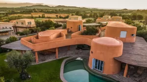 أفضل 7 أماكن للإقامة عبر Airbnb في سردينيا المتكاملة والمشمسة للبطيئي الخطى لعام 2025