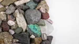 أوكرانيا تعمل على إصلاح قطاع المعادن لجذب الاستثمار