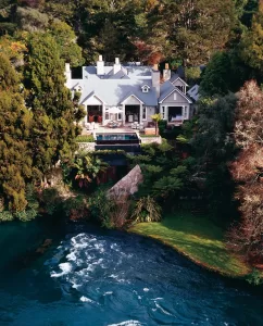 إلى أين تذهب في أوكلاند ، وفقًا لمصممة الأزياء في نيوزيلندا إميليا ويكستيد