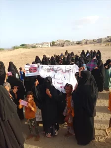 اخبار المناطق – احتجاج نسائي في شقرة أبين يدعا بتحسين ظروف الحياة