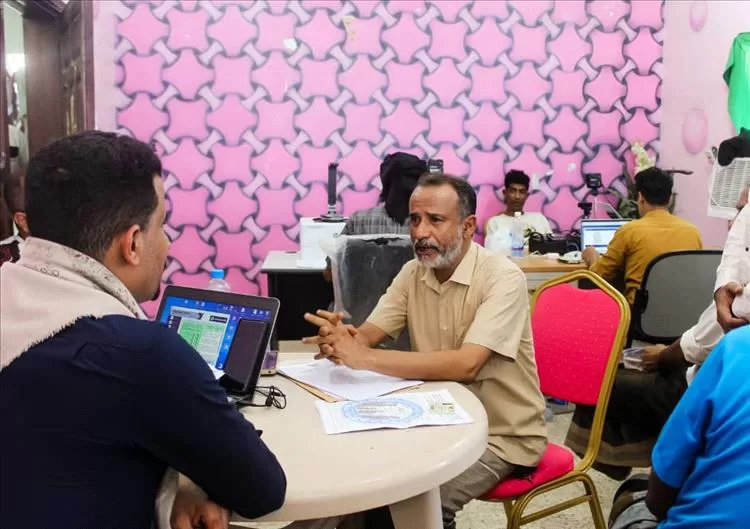 مدير عام بروم ميفع يتفقد عمل لجنة حقائب الأحوال المدنية المتنقلة بوزارة الداخلية بمدينة بروم