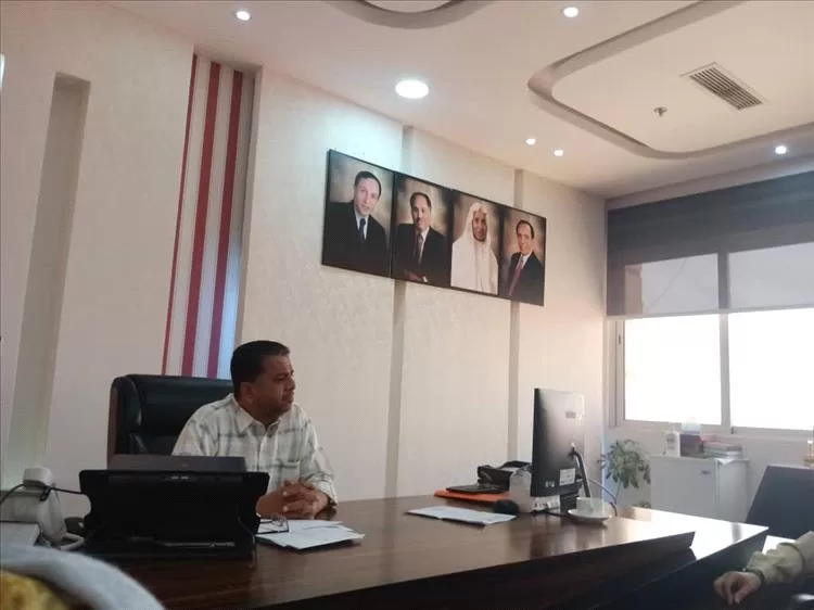 مدير عام الملاح يلتقي بنائب مدير الشركة الوطنية للاسمنت ويتفقان على حفر بئر ماء اسعافية لمدينة الملاح