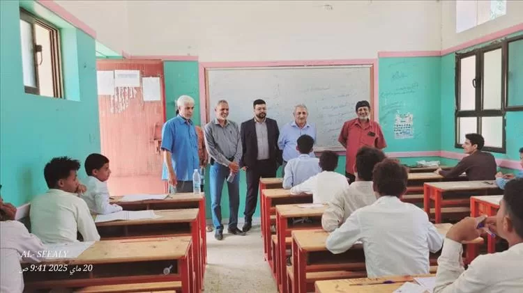 بمعية وكيل المحافظة.. مدير عام مكتب التربية يزور المراكز الاختبارية في الضالع