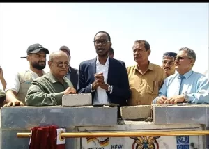 اخبار المناطق – تحت رعاية الوزير السقطري والوزير الشرجبي.. بدء مشروع التدخلات بوضع حجر الأساس