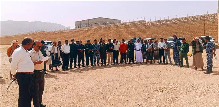 النيابة العامة وشرطة محافظة شبوة ينفذان حكم القصاص الشرعي بحق المدان عبدالله سند عوض حسين الحريف