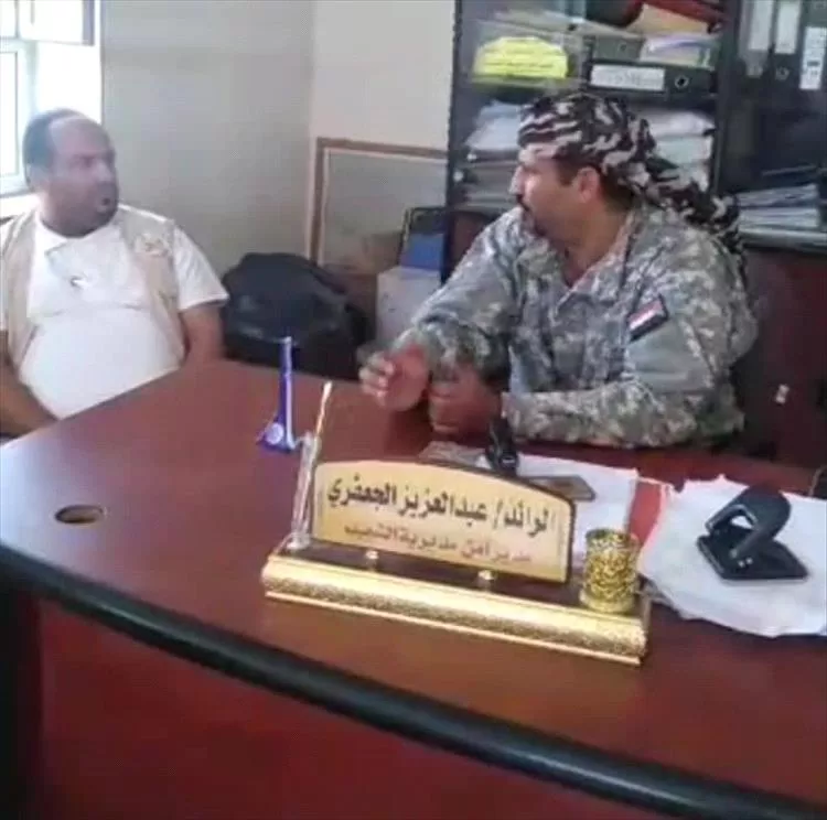 ممثل مكتب حقوق الإنسان محافظة الضالع د. عبدالسلام الشعيبي يزور الطفل الحدث المحتجز في إدارة أمن الشعيب