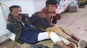 اخبار المناطق – سرقة أحذية المصلين تثير استياءً جماهيرياً كبيراً.. وإدانة اللصوص أمام المسجد