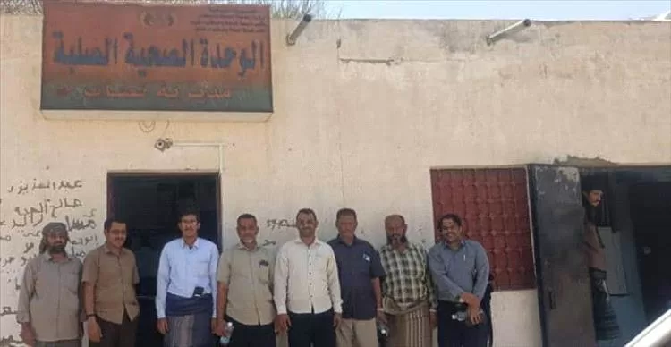 فريق تكاملي من مكتب الصحة بنصاب ينفذ نزولًا ميدانيًا إلى الوحدة الصحية الصلبة