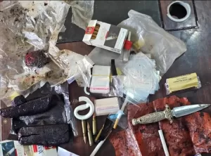 اخبار المناطق – قوات الاستقرار في الشحر تعتقل مروج مخدرات وبحوزته قنبلة يدوية