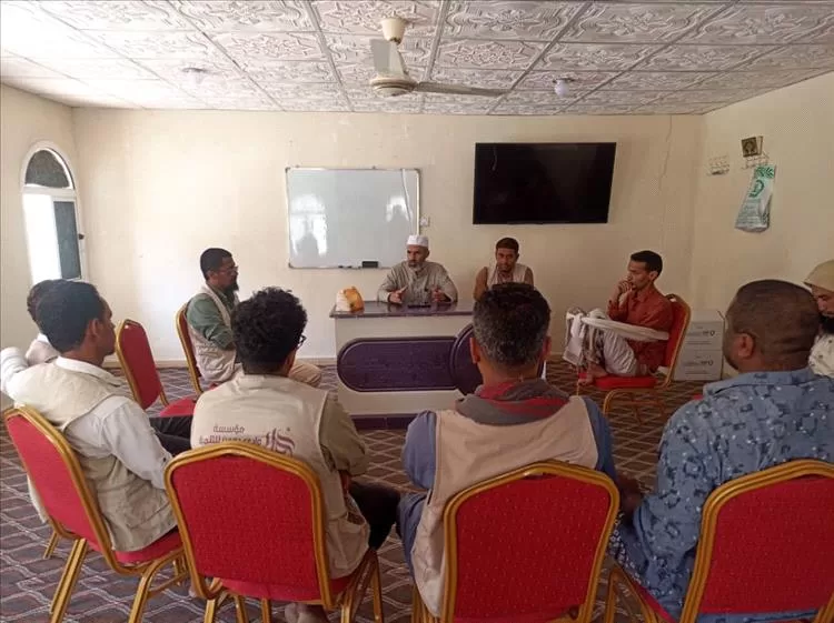 قيادة مؤسسة وادي دوعن للتنمية تلتقي برؤساء الأقسام لمناقشة تطوير المشاريع