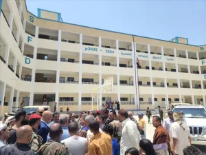 اخبار المناطق – محافظ تعز ي inaugurates مبنى صندوق النظافة ومجمع الشهيد العلفي المنظومة التعليميةي.