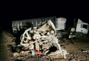 اخبار المناطق – وفاة يمنيين مغتربين في حادث سير مروع على طريق المهرة