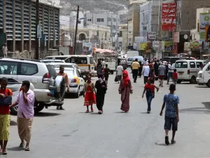 اخبار عدن – أجواء حارة ورطوبة شديدة تؤثر على المدينة وزيادة معاناة السكان