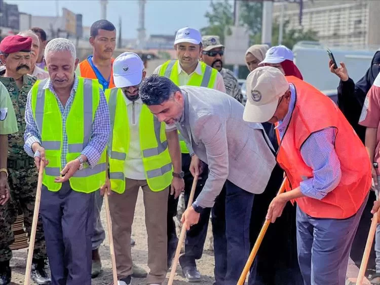صندوق  النظافة عدن يدشن حملة نظافة وتوعية شاملة
