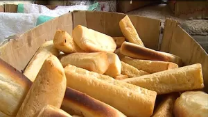 اخبار عدن – المخابز في عدن تعود للعمل ابتداءً من غد بعد إنهاء الإضراب الذي استمر ليومين.