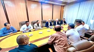 اخبار عدن – المسؤول الإقليمي لشركة CMA-CGM الفرنسية يقوم بزيارة محطة حاويات ميناء عدن