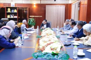 اخبار عدن – الوزير السقطري يناقش مع المؤسسة المالية الدولي بدء مشاريع في الزراعة والسمك والمياه