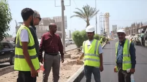 اخبار عدن – انطلاق مشروع تعبيد طريق رئيسي في مديرية الشيخ عثمان بعدن