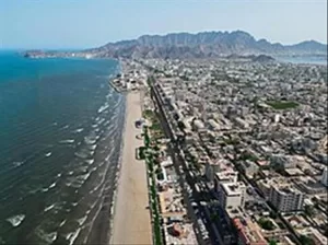 اخبار عدن – سكان محليون: رائحة دخان خفيفة لكن ملحوظة تملأ هواء عدن