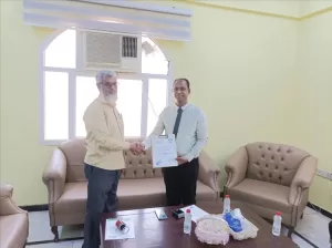 اخبار عدن – شراكة بين كلية الصيدلة بجامعة عدن ومؤسسة قمة عدن لتعزيز التدريب والبحث العلمي
